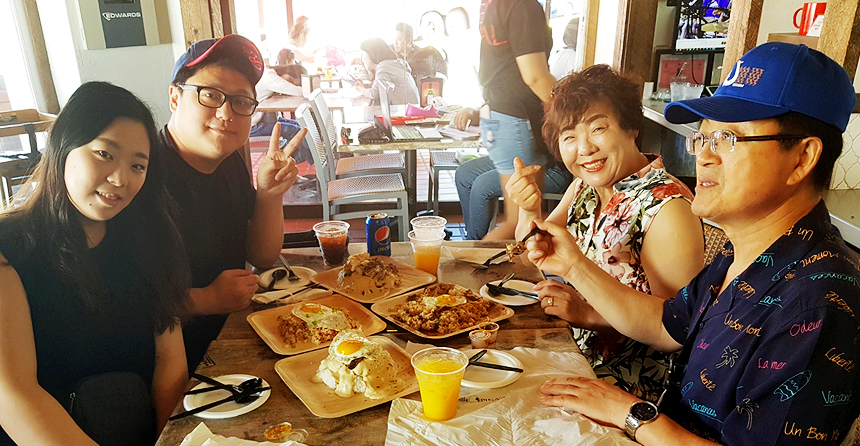 여행의 즐거움을 더하는 맛집 투어 중 만족스러웠던 로코모코 사진