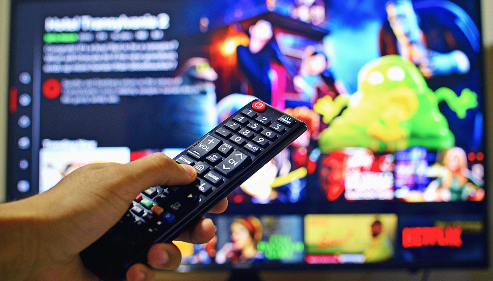 넷플릭스를 띄운 TV 사진