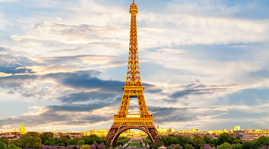 파리 여행에서 빼놓을 수 없는 에펠탑 사진