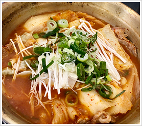 양푼이 김치찌개 음식사진